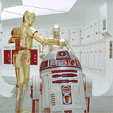 Trecho do filme Star Wars, com personagens androides.