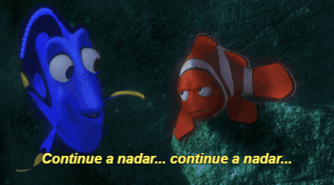 Cena da animação 'Procurando Nemo' em que Dory fica repetindo 'continue a nadar' para o pai de Nemo.